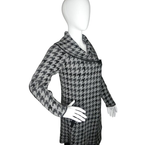 Tahari Women's Black White Checker Open Cape Sweater Size XS - Picture 2 of 7